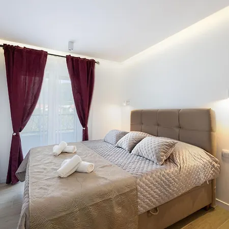 Penthouse East And West Star Kastela