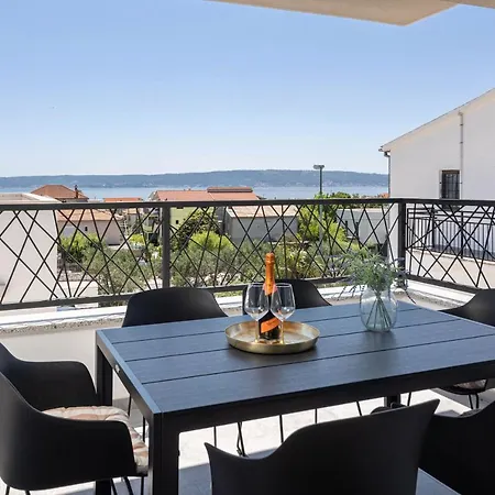 Penthouse East And West Star * Kaštela