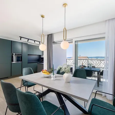 Apartamento Penthouse East And West Star Kaštela